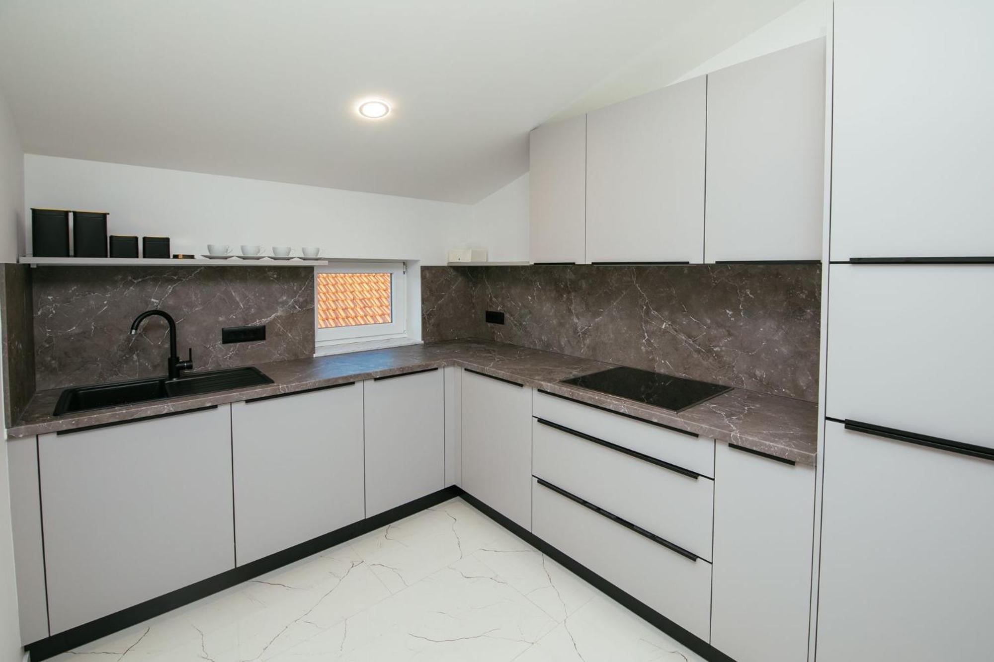 Didixi Apartments Pakostane Bagian luar foto