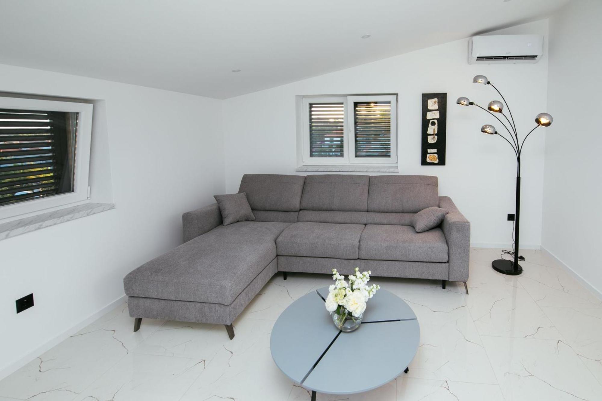Didixi Apartments Pakostane Bagian luar foto