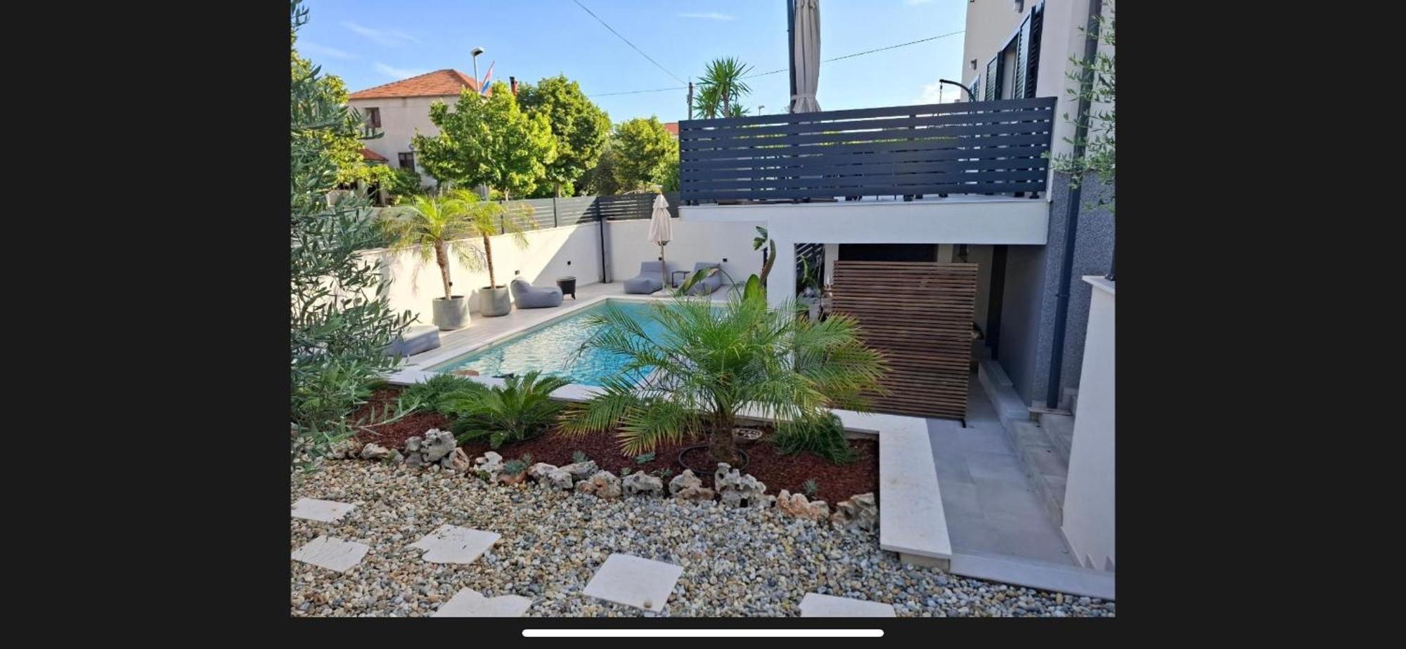 Didixi Apartments Pakostane Bagian luar foto